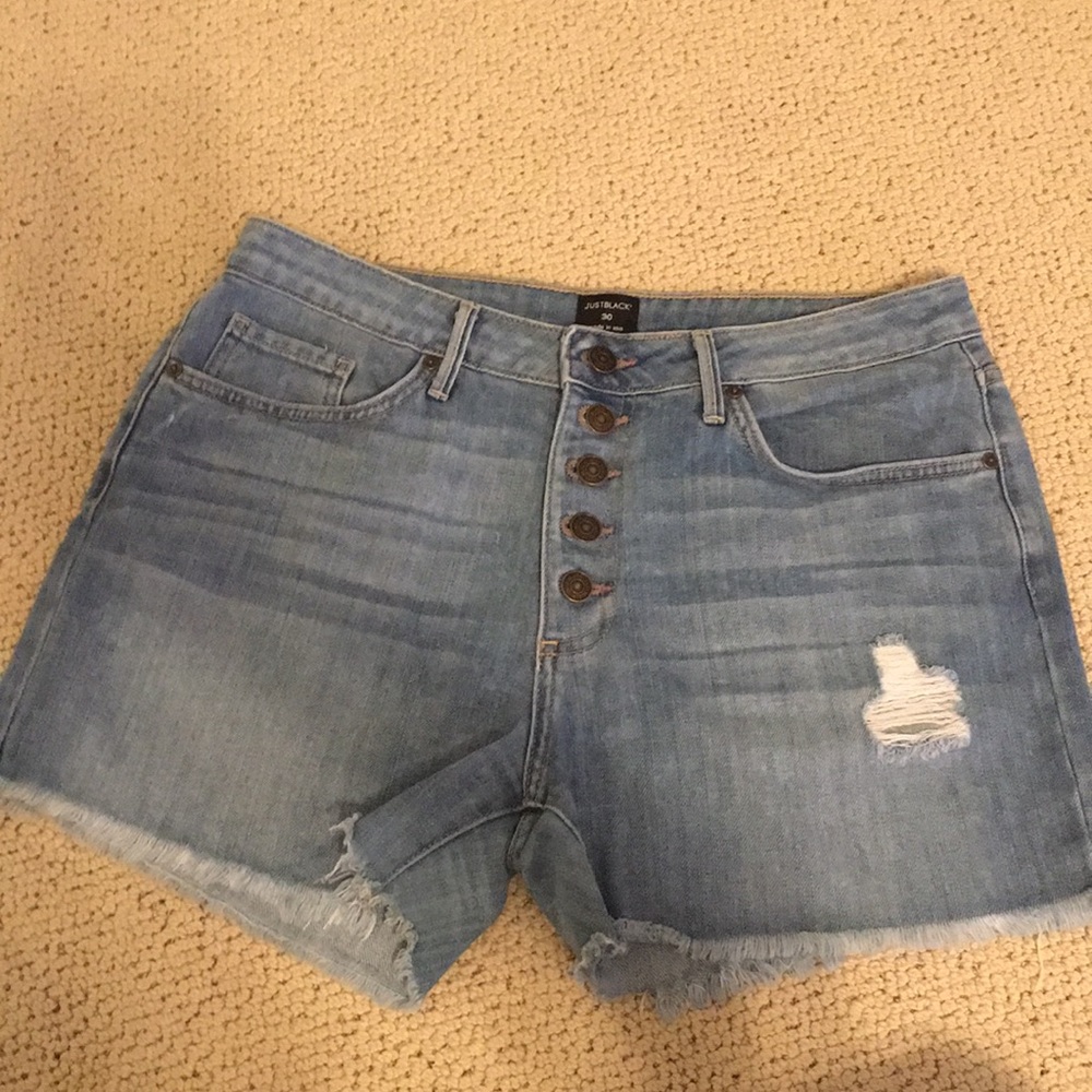 Just Black button down jean shorts size 30